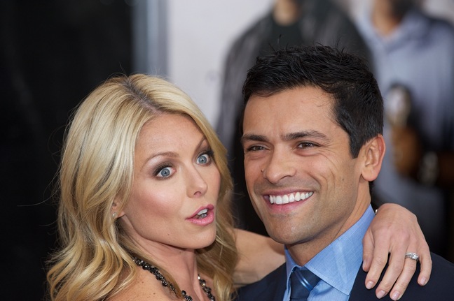 Kelly Ripa, red carpet, Mark Consuelos